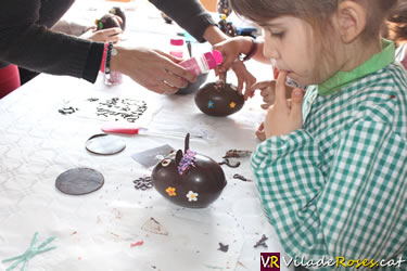 Taller d’Ous de Pasqua de Roses