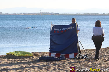 Mor un home a la platja Nova de Roses