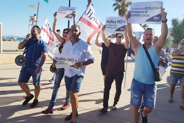 Acció reivindicativa a Roses contra el top manta