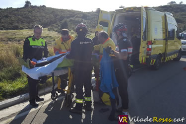 Jove accidentat en caure de la bici