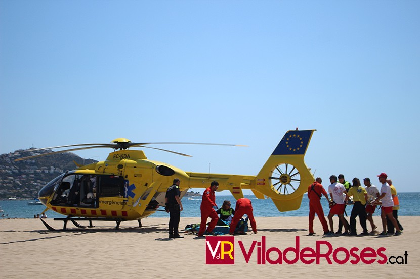 Salvada de morir ofegada en una platja de Roses