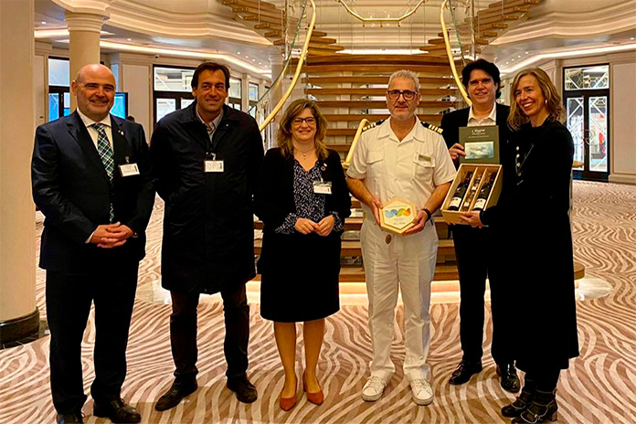 Creuer Seven Seas Splendor a Palamós
