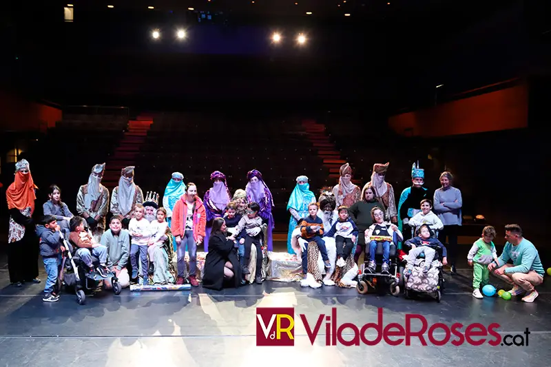 Els Reis Mags reben a la família Tramuntanets