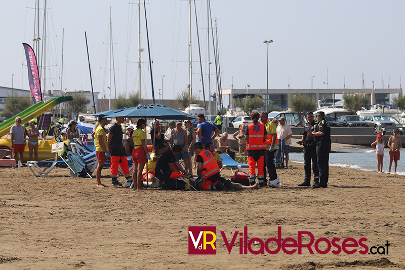 Mor una dona a la platja de La Punta de Roses